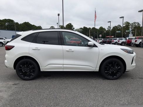 Used 2024 Ford Escape ST-Line Elite AWD/4WD image 3