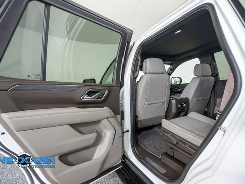 Used 2023 GMC Yukon SLT AWD/4WD image 23