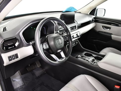 Certified 2025 Honda Pilot EX-L image 38