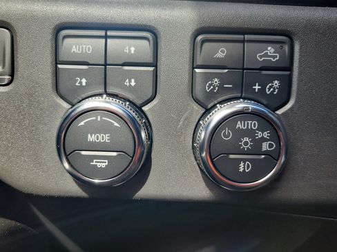 Used 2024 GMC Sierra 1500 SLT w/ SLT Premium Plus Package AWD/4WD image 31