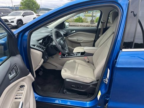 Used 2017 Ford Escape SE w/ Equipment Group 201A AWD/4WD image 13