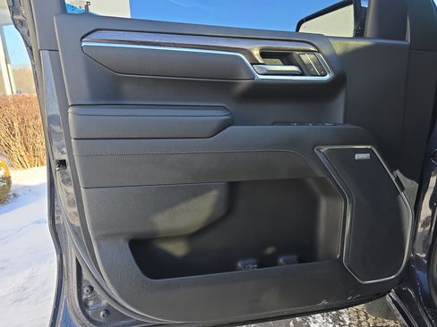 Used 2022 Chevrolet Silverado 1500 LTZ w/ Technology Package image 17