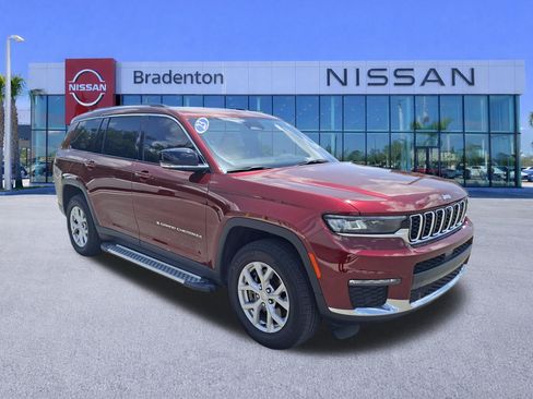 Used 2023 Jeep Grand Cherokee L Limited w/ Luxury Tech Group II AWD/4WD image 3
