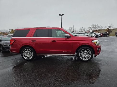 Used 2022 Ford Expedition Platinum AWD/4WD image 4