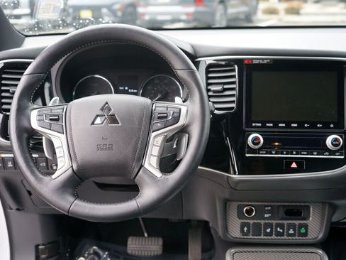 Used 2020 Mitsubishi Outlander GT image 18