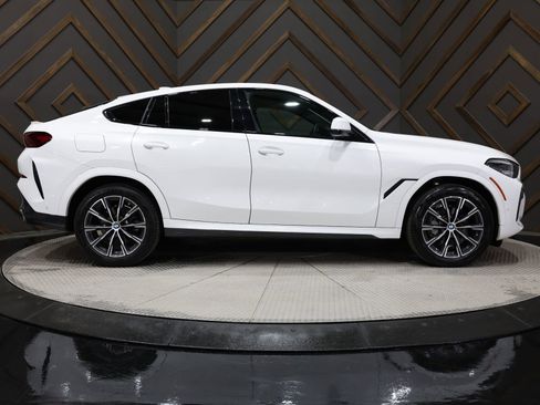 Used 2022 BMW X6 xDrive40i w/ M Sport Package image 15