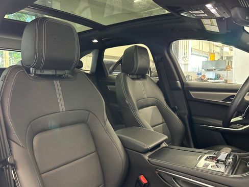 Used 2025 Jaguar F-PACE R-Dynamic S image 31