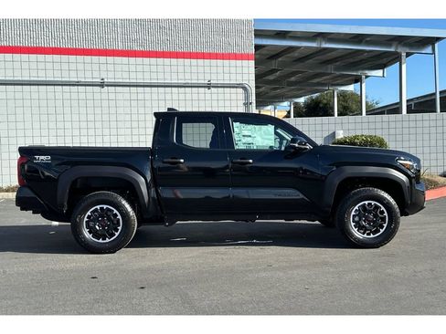 New 2025 Toyota Tacoma TRD Off-Road image 3