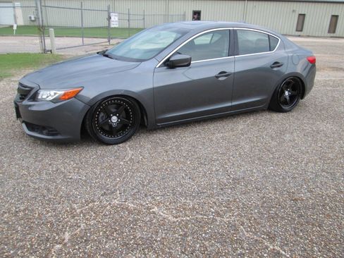 Used 2014 Acura ILX w/ Premium Package FWD image 2