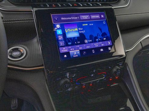 New 2025 Jeep Grand Cherokee L Laredo w/ Luxury Tech Group I image 21