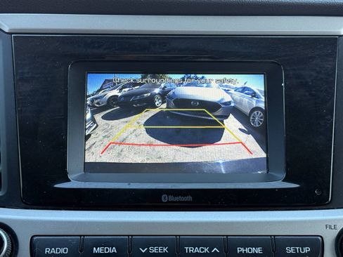 Used 2019 Hyundai Accent SE FWD image 17