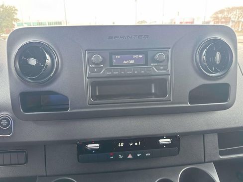 Used 2025 Mercedes-Benz Sprinter 2500 image 11