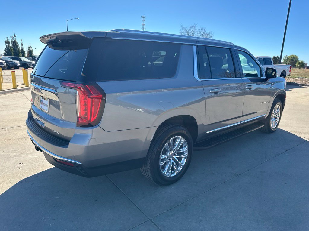 Certified 2021 GMC Yukon XL SLT w/ SLT Premium Package AWD/4WD image 42