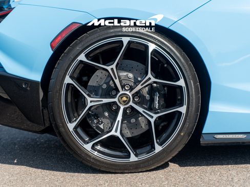 Used 2024 Lamborghini Revuelto AWD/4WD image 34