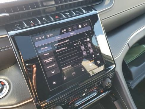 Certified 2024 Jeep Grand Cherokee Altitude image 19