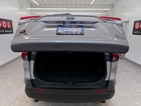 Used 2020 Toyota RAV4 XLE w/ Convenience Package image 14