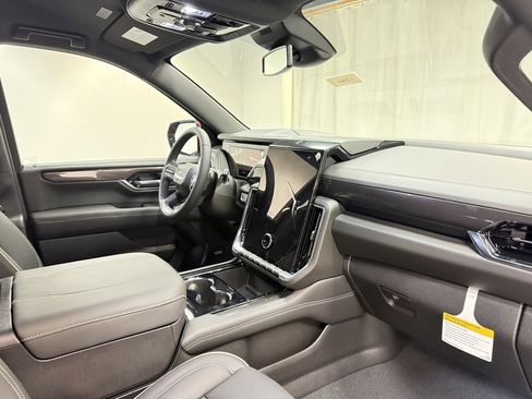 New 2026 GMC Yukon Elevation w/ LPO, Floor Liner Package image 17