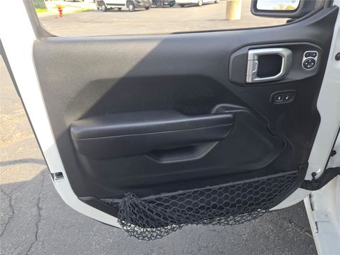 Certified 2018 Jeep Wrangler Unlimited Sport S AWD/4WD image 23