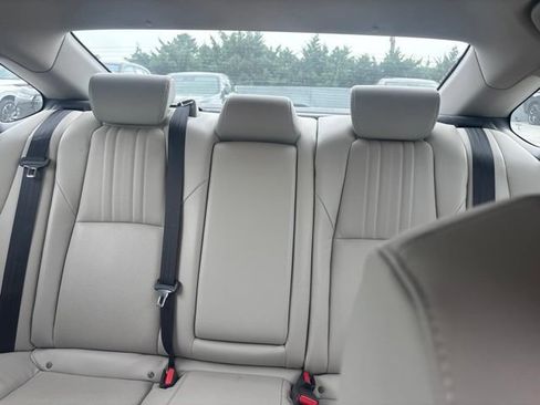 Used 2018 Honda Accord Touring image 4