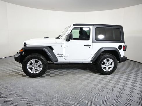 Used 2020 Jeep Wrangler Sport AWD/4WD image 2