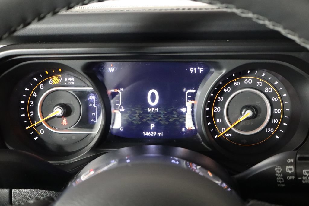 Used 2026 Jeep Wrangler Unlimited Sahara AWD/4WD image 36