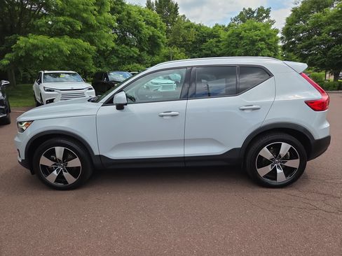 Used 2021 Volvo XC40 T5 Momentum w/ Premium Package AWD/4WD image 6