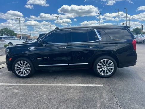 Used 2024 GMC Yukon Denali w/ Advanced Technology Package AWD/4WD image 3
