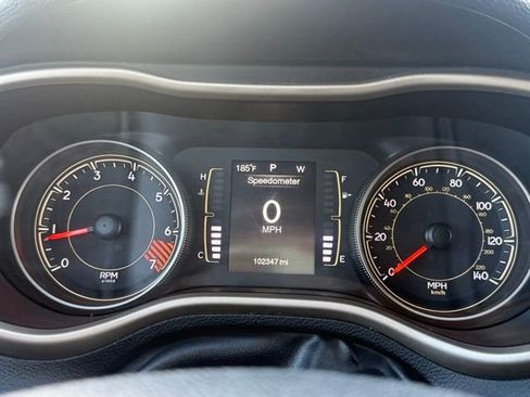 Used 2015 Jeep Cherokee Latitude image 18