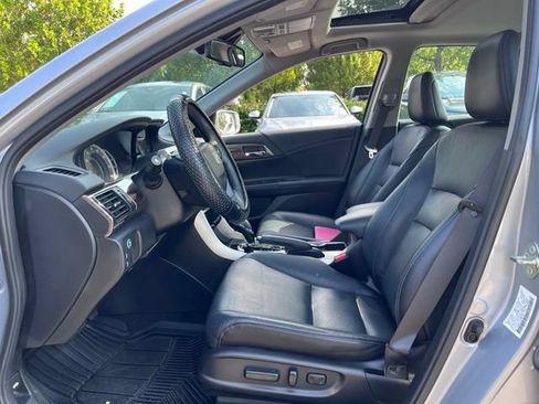 Used 2017 Honda Accord EX-L image 8