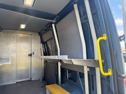 Used 2018 Mercedes-Benz Sprinter 2500 image 43