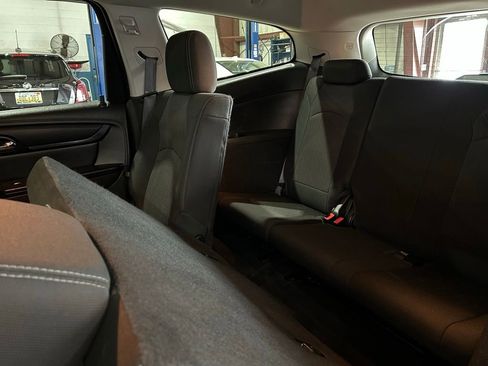 Used 2014 Chevrolet Traverse LT w/ All-Star Edition FWD image 32