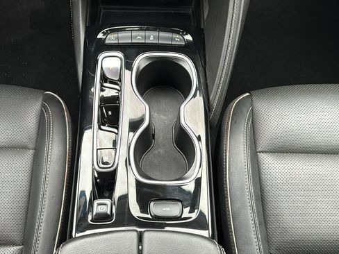 Used 2023 Buick Envision Essence FWD image 33