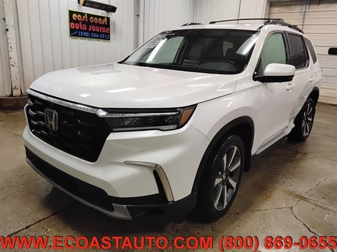 Used 2025 Honda Pilot Elite image 1