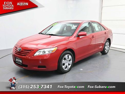 Used 2009 Toyota Camry LE FWD image 2