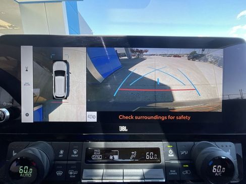 Used 2024 Toyota Grand Highlander AWD image 14
