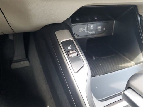 New 2025 Kia Sorento S image 26