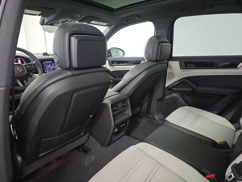 New 2026 Porsche Cayenne S AWD/4WD image 28