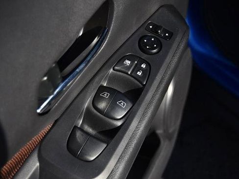 Certified 2024 Nissan Kicks SR image 9