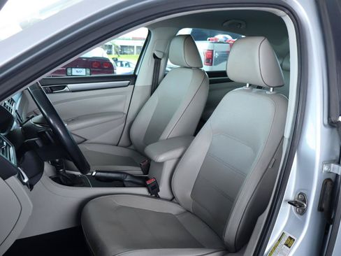 Used 2017 Volkswagen Passat 1.8T R-Line FWD image 16