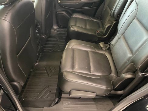 Used 2019 GMC Acadia SLT image 19