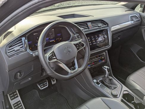 Certified 2023 Volkswagen Tiguan SE R-Line image 12