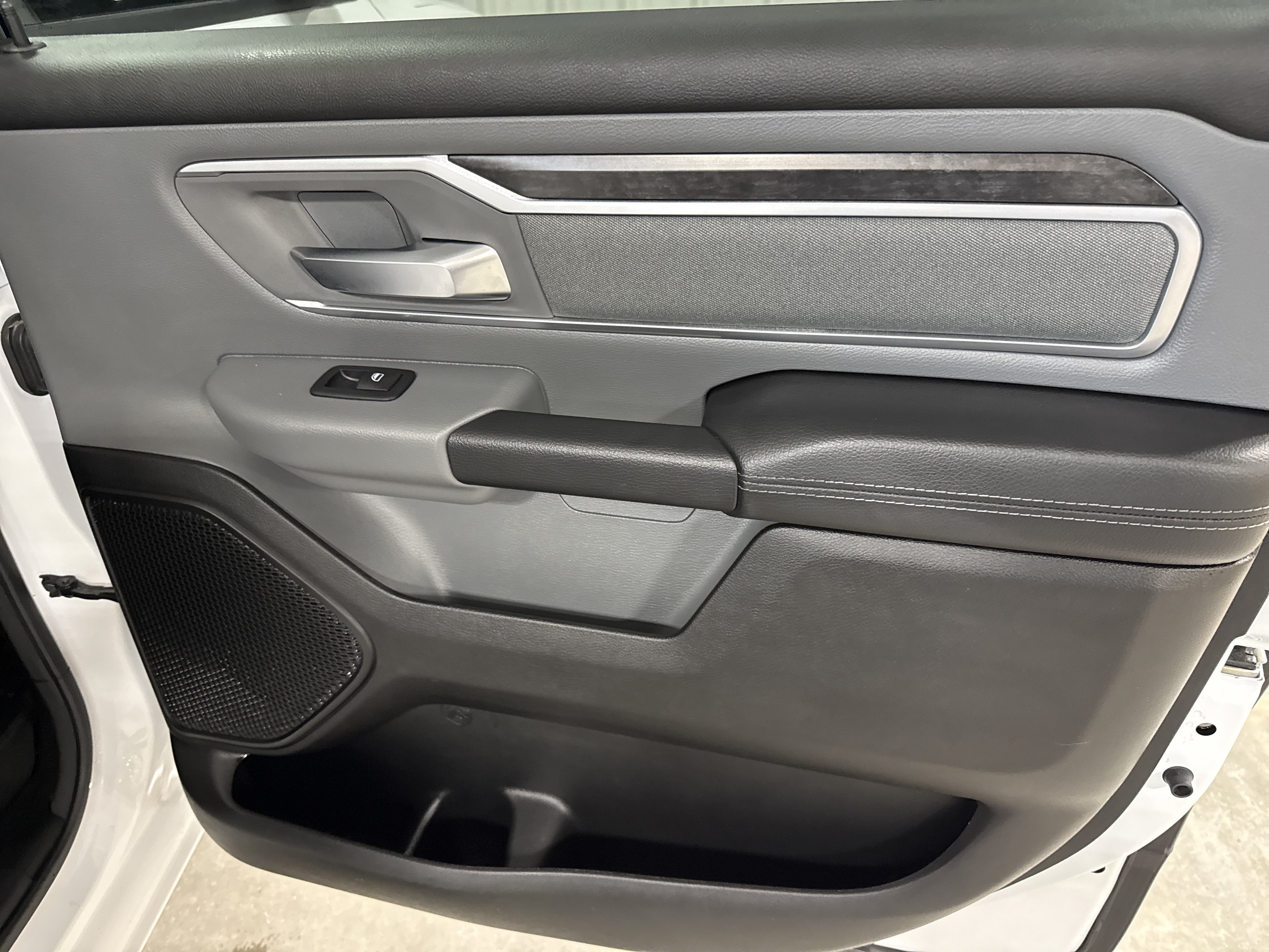 Used 2022 RAM 1500 Big Horn AWD/4WD image 6