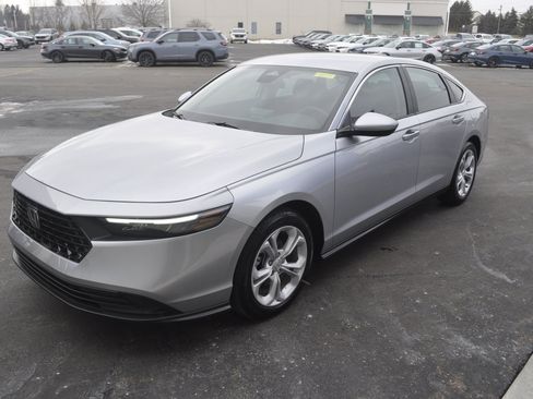 Certified 2025 Honda Accord LX image 3