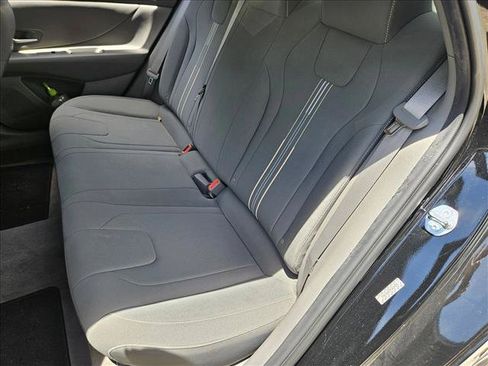 Used 2023 Hyundai Elantra SEL w/ Convenience Package FWD image 14