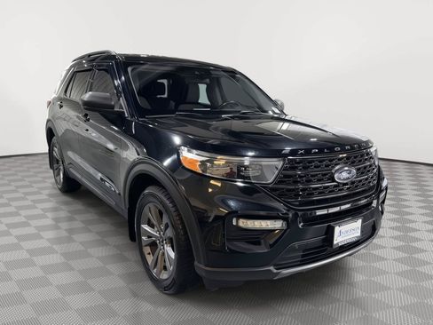 Used 2021 Ford Explorer XLT w/ Equipment Group 202A AWD/4WD image 5