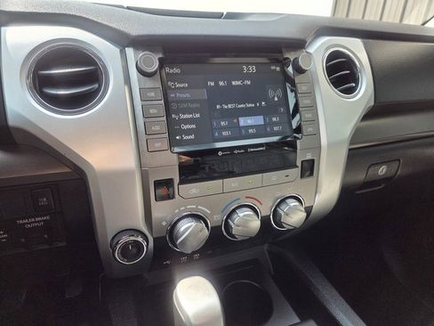 Used 2021 Toyota Tundra SR5 w/ SR5 Leather Package AWD/4WD image 30