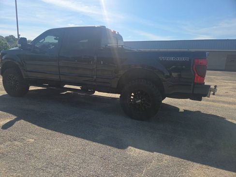 Used 2022 Ford F250 Lariat w/ Black Appearance Package AWD/4WD image 6