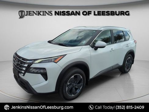 Certified 2024 Nissan Rogue SV w/ SV Premium Package FWD image 14