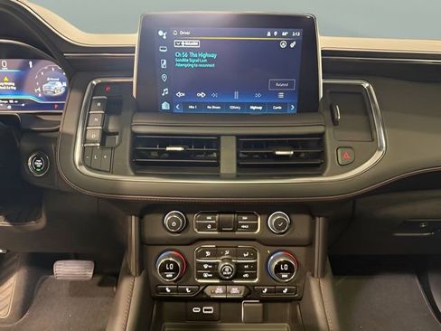 Used 2023 Chevrolet Suburban RST w/ Luxury Package AWD/4WD image 21