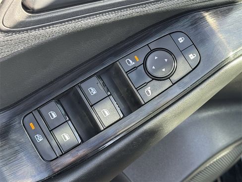 Used 2023 Nissan Rogue S image 16